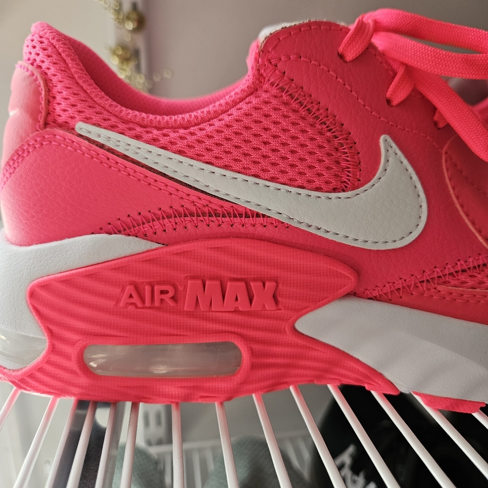 🩷NIB🩷 Womens Nike Air Max Excee